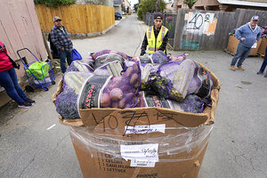 Santa Cruz County s secret food bank keeps farmworkers from hunger